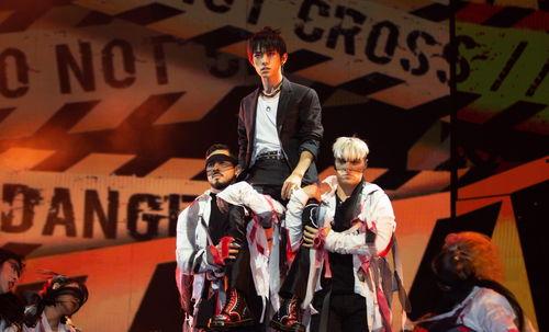 易烊千玺演唱爆料视频,独家揭秘幕后故事